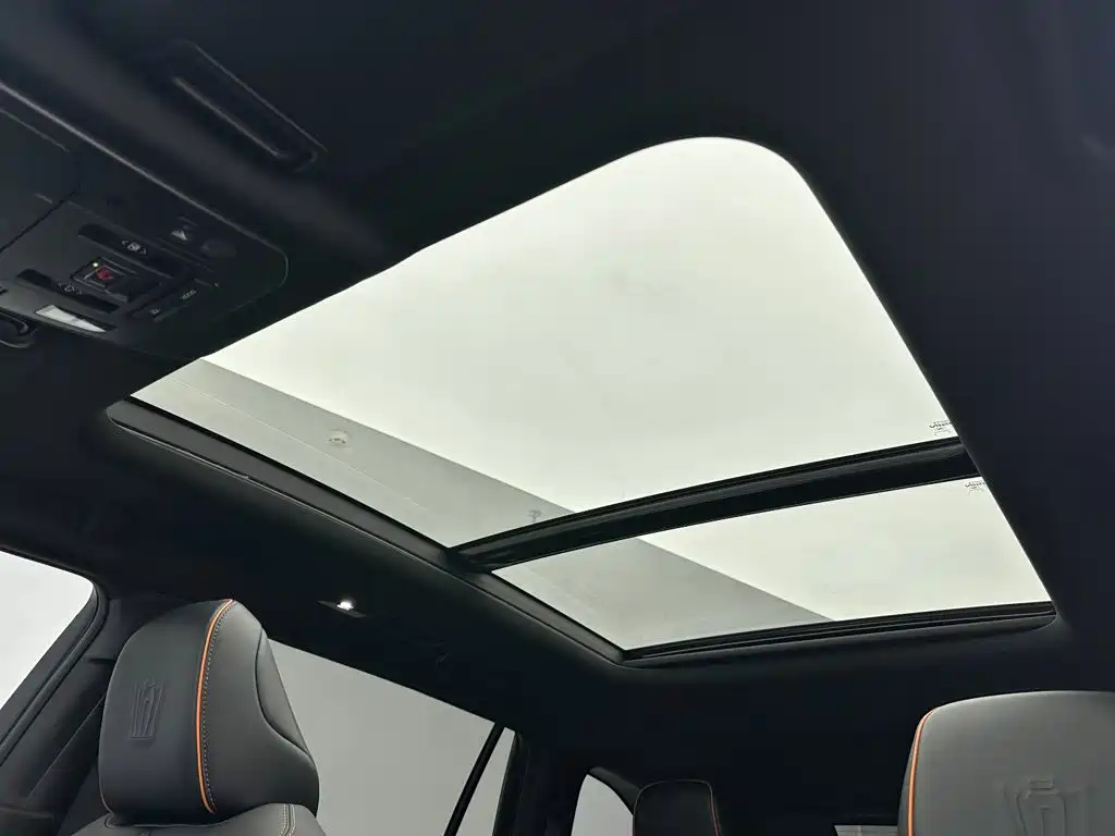 Toyota Crown Kluger — миниатюра 10