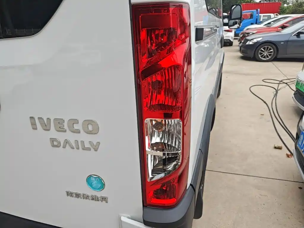 IVECO Ousheng — миниатюра 8