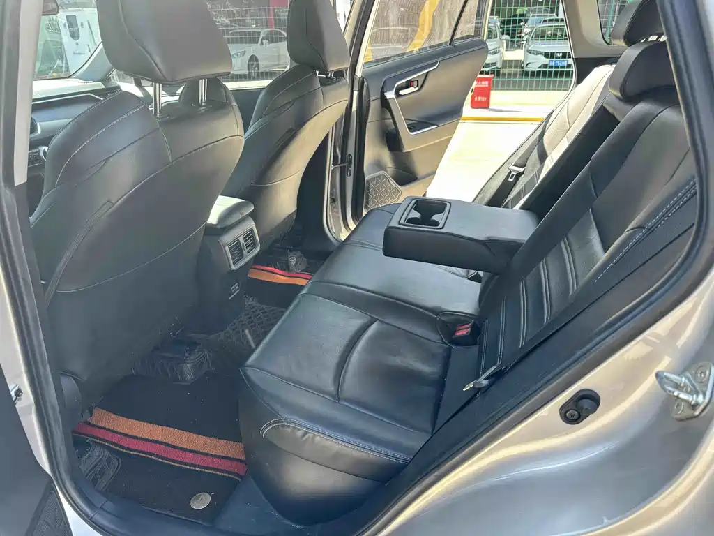 Toyota Wildlander — миниатюра 18