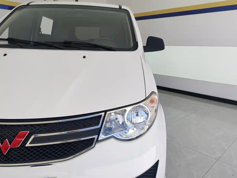 Wuling Hongguang — миниатюра 5