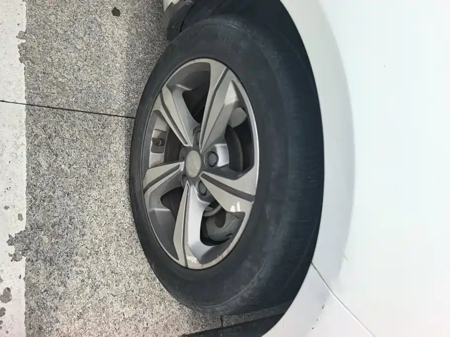 Geely Emgrand GL — миниатюра 6