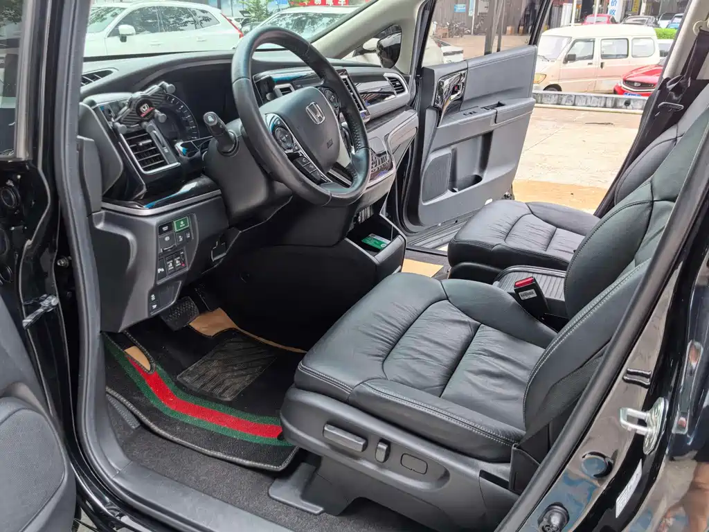 Honda Elysion — миниатюра 8