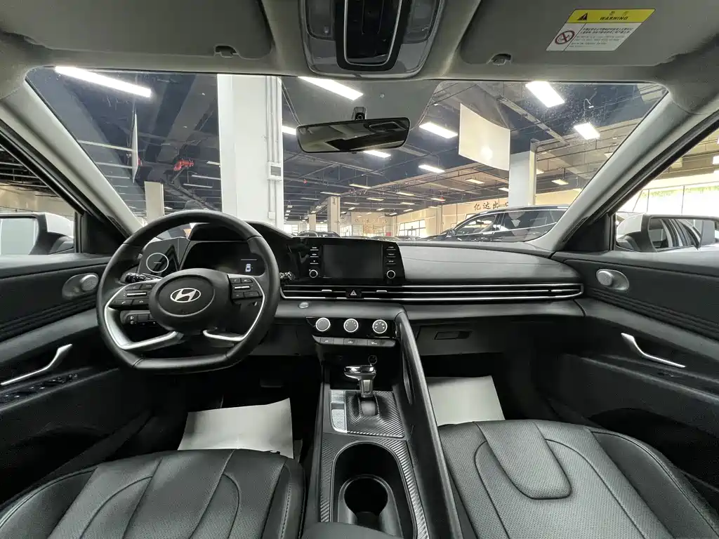 Hyundai Elantra — миниатюра 25