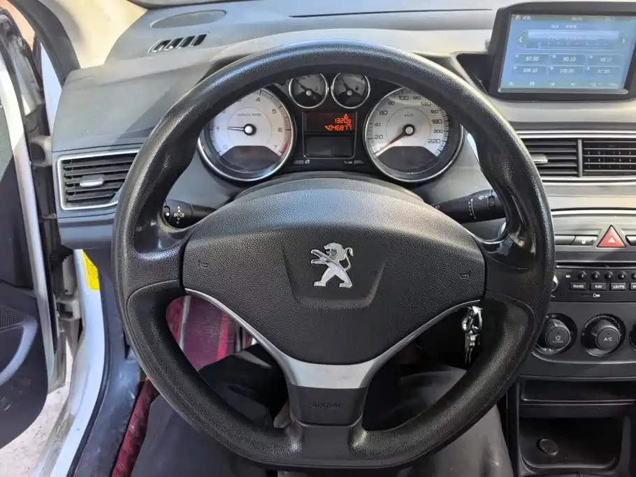 Peugeot 308 — миниатюра 15