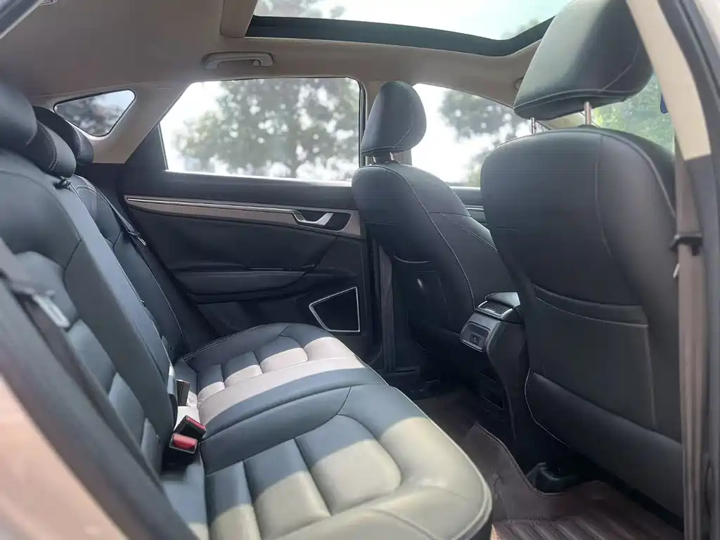 Geely Emgrand GS — миниатюра 11