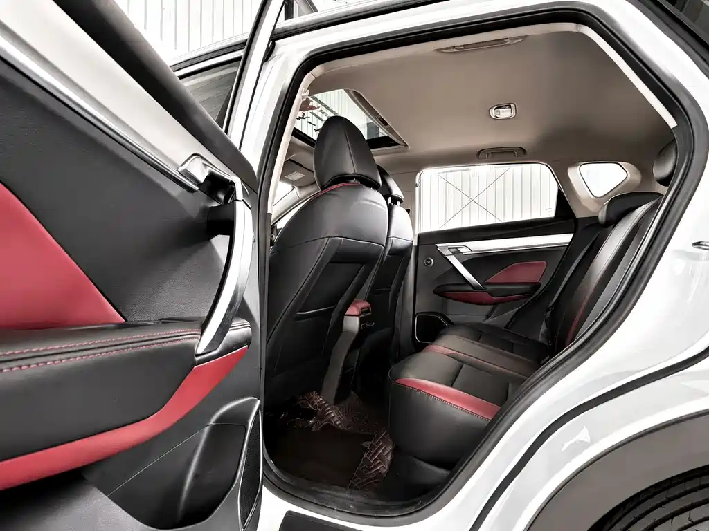 Geely Binyue — миниатюра 12