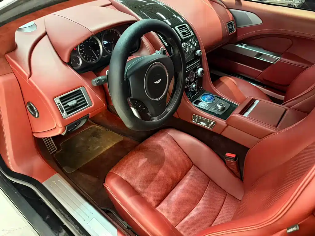 Aston Martin Rapide — миниатюра 5