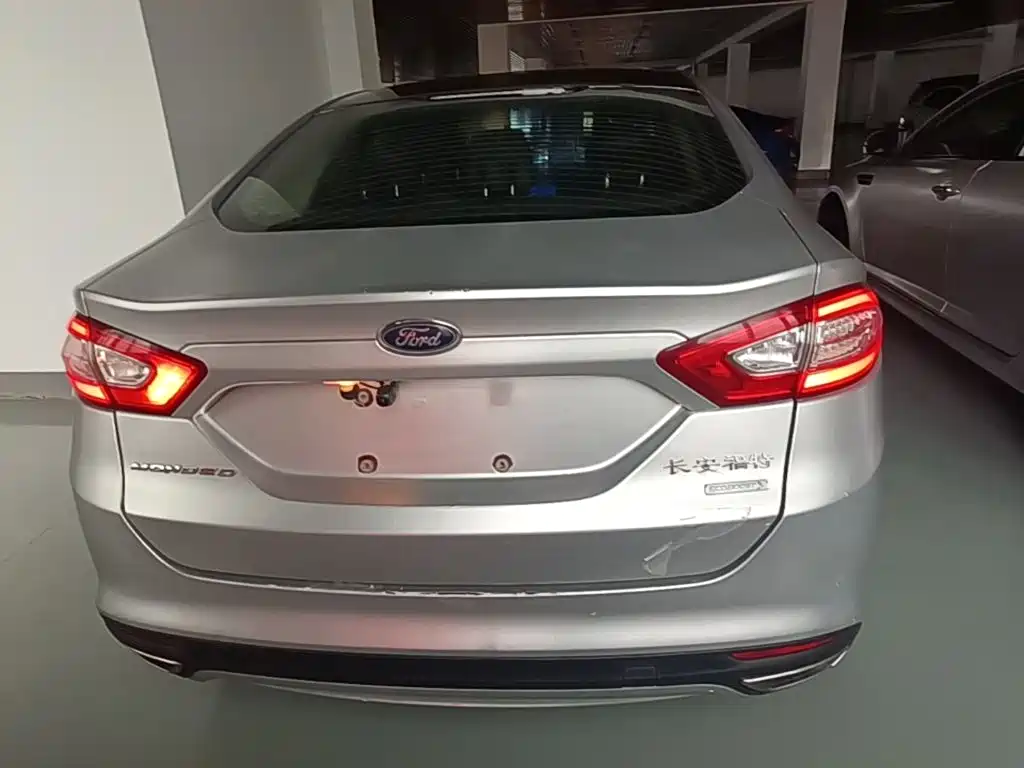 Ford Mondeo — миниатюра 6