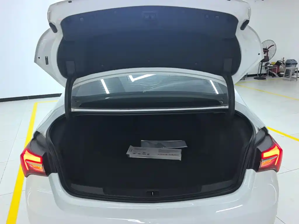 Buick Verano — миниатюра 19