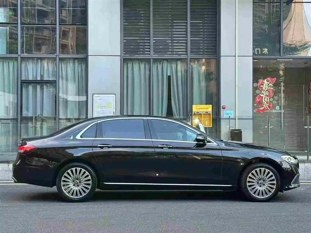 Mercedes-Benz E-Class — миниатюра 4