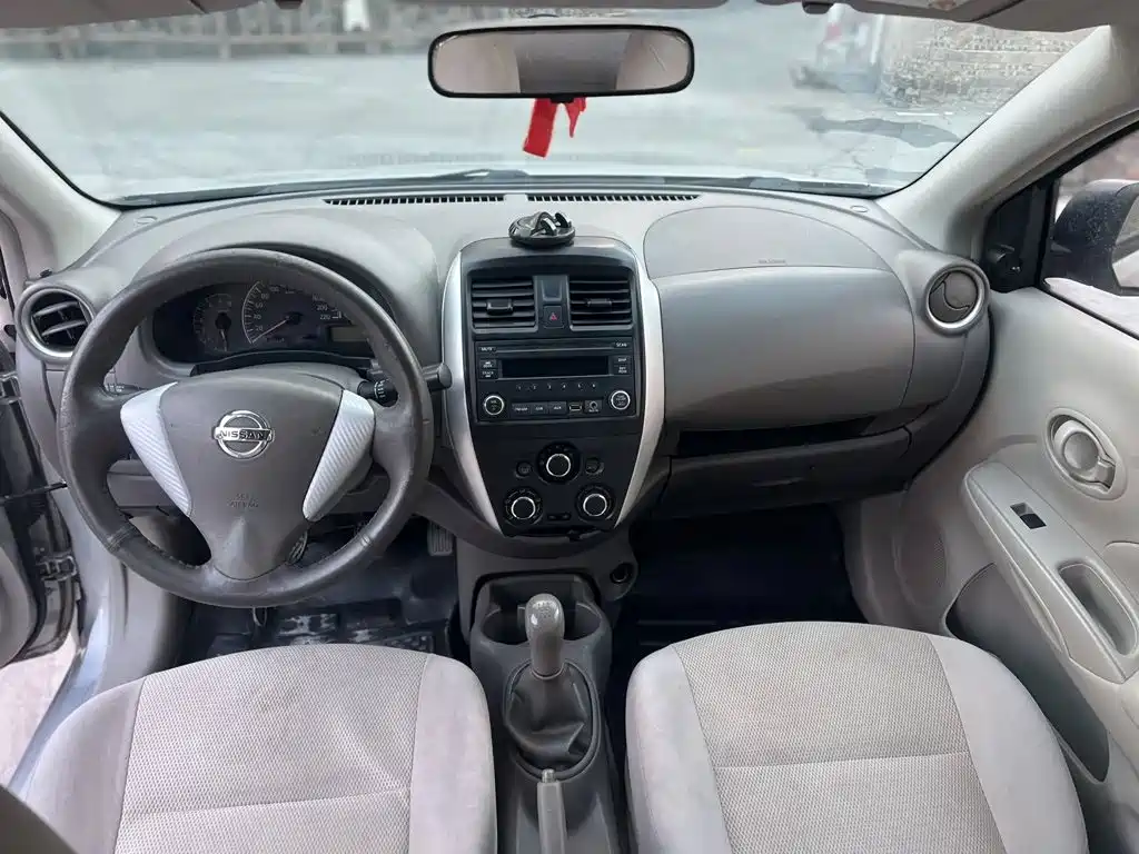 Nissan Sunny — миниатюра 6