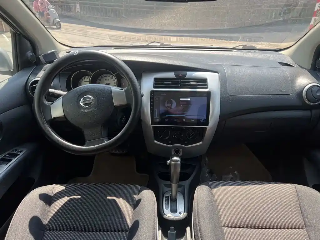 Nissan Livina — миниатюра 8