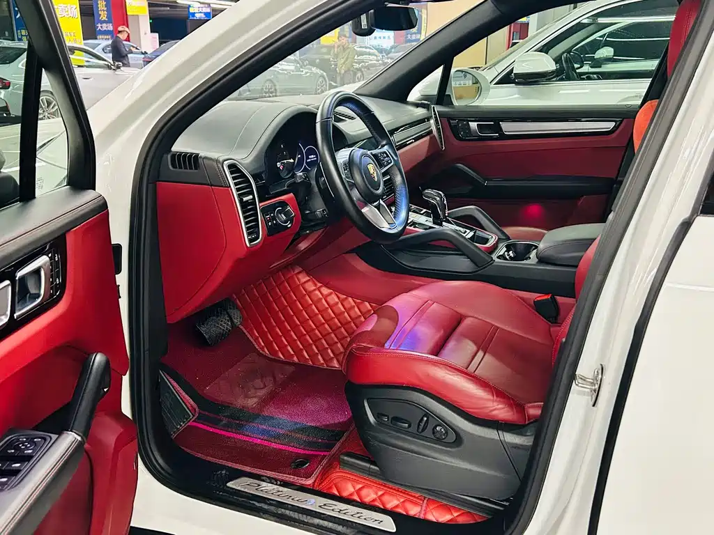 Porsche Cayenne — миниатюра 7