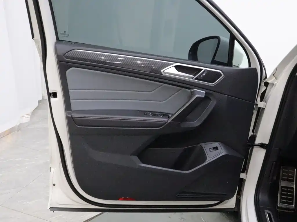 Volkswagen Tiguan X — миниатюра 10