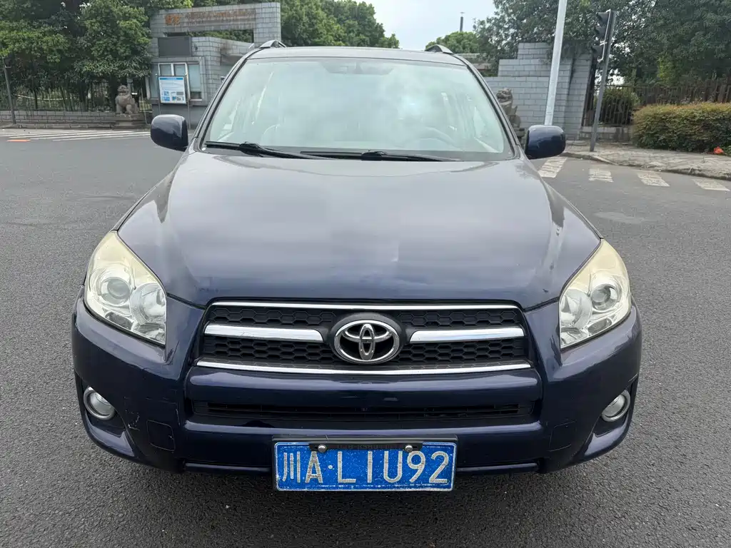 Toyota RAV4 — миниатюра 2