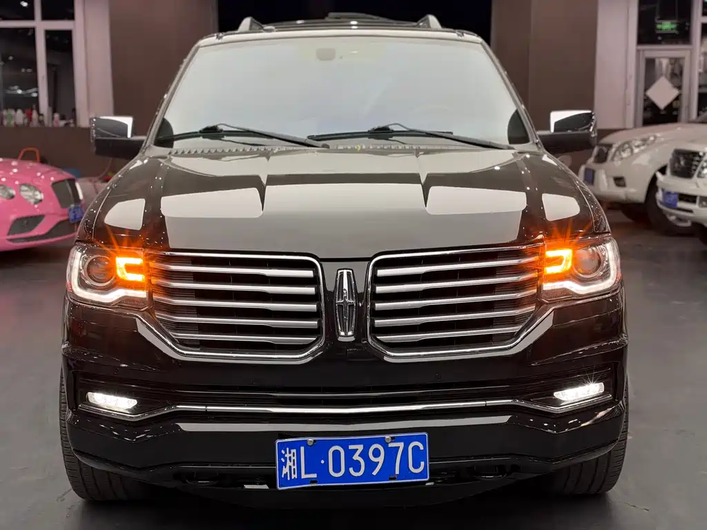 Lincoln Navigator — миниатюра 3