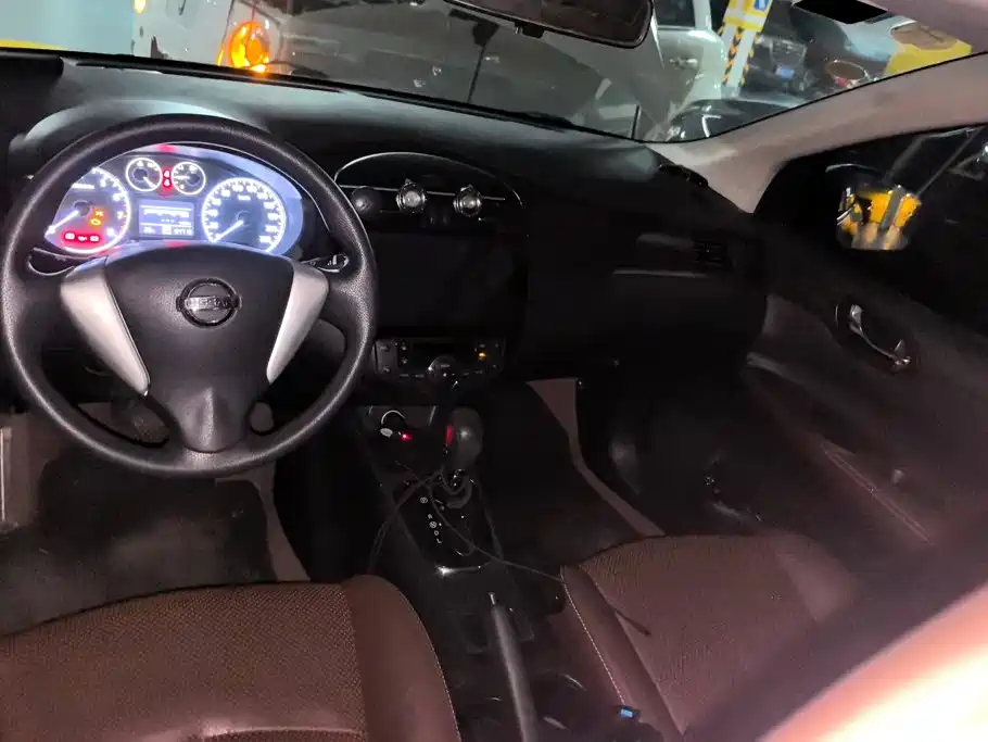 Nissan Tiida — миниатюра 12