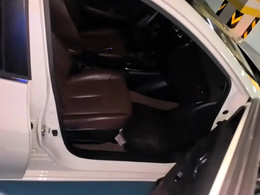 Nissan Tiida — миниатюра 8