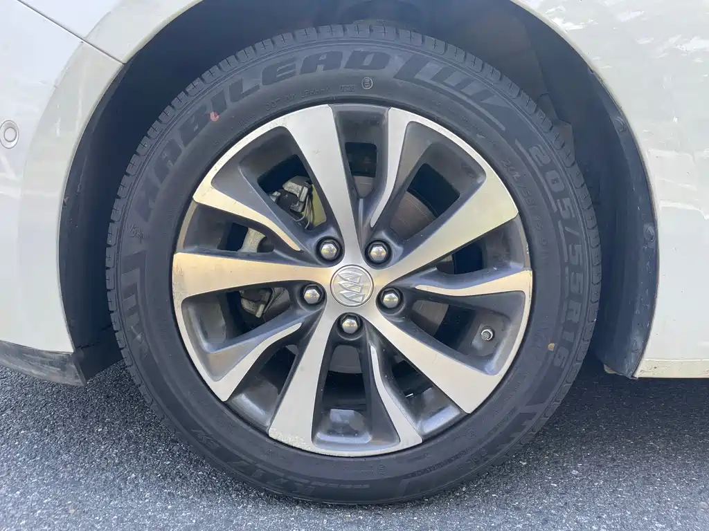 Buick Excelle — миниатюра 10