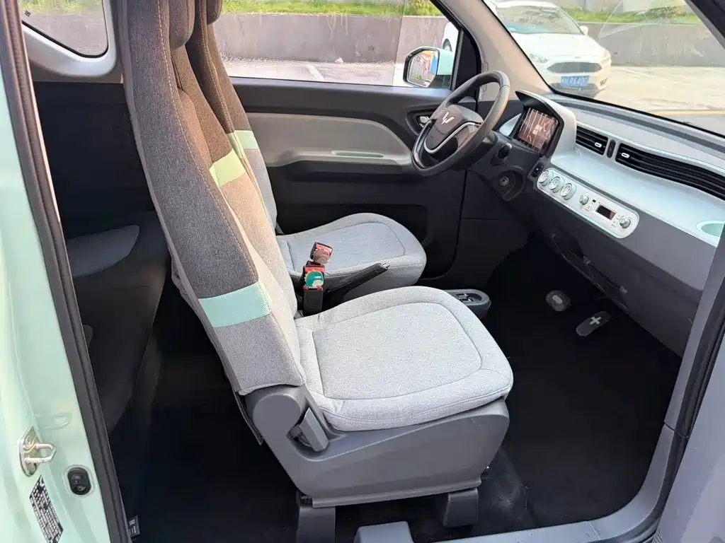 Wuling MINIEV — миниатюра 11