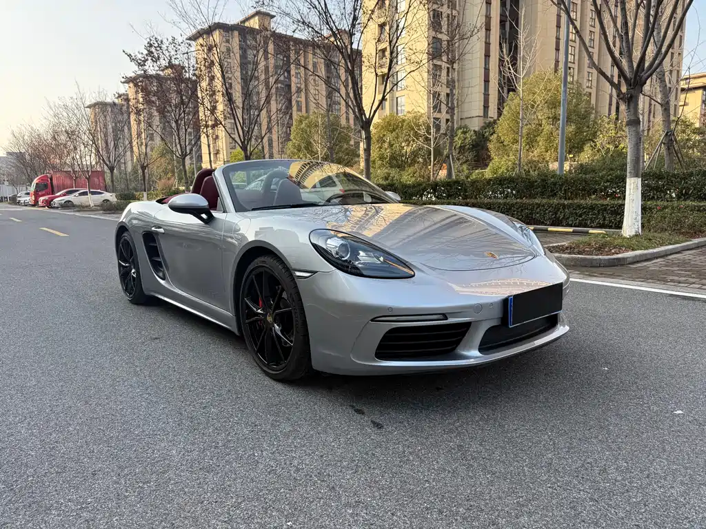 PORSCHE 718