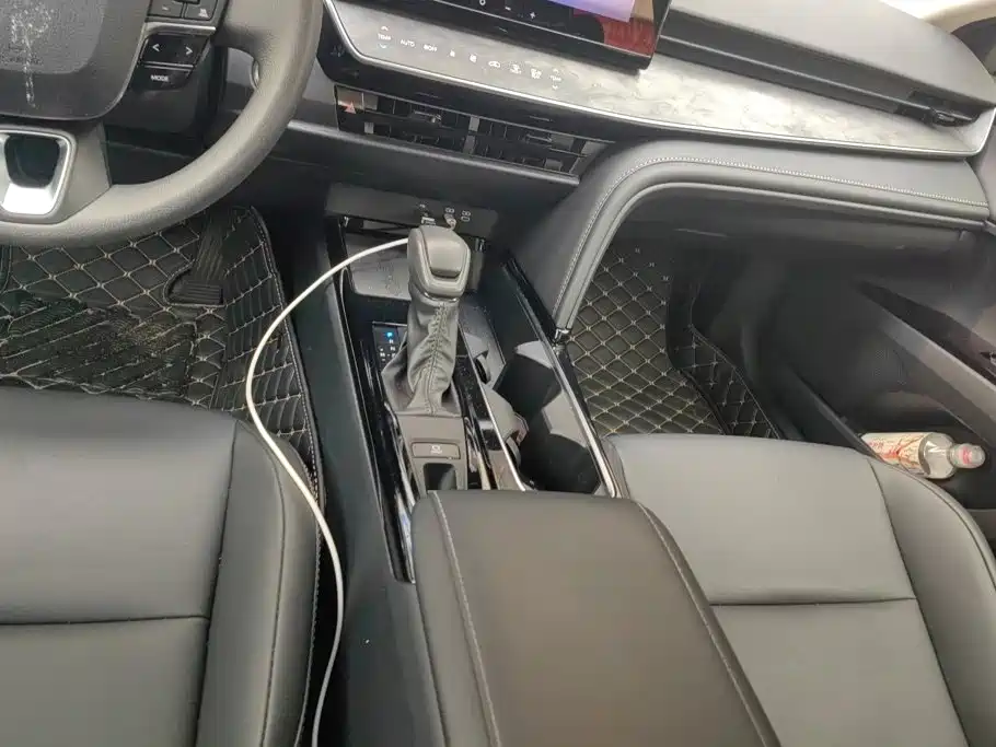 Toyota Camry — миниатюра 16