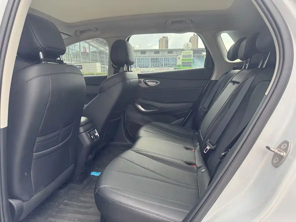 BYD Морской лев 05 EV — миниатюра 9