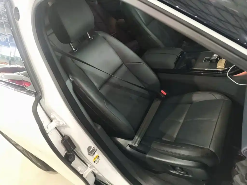 Land Rover Velar — миниатюра 25