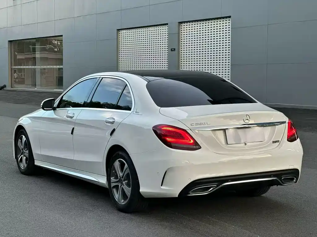 Mercedes-Benz C-Class — миниатюра 8