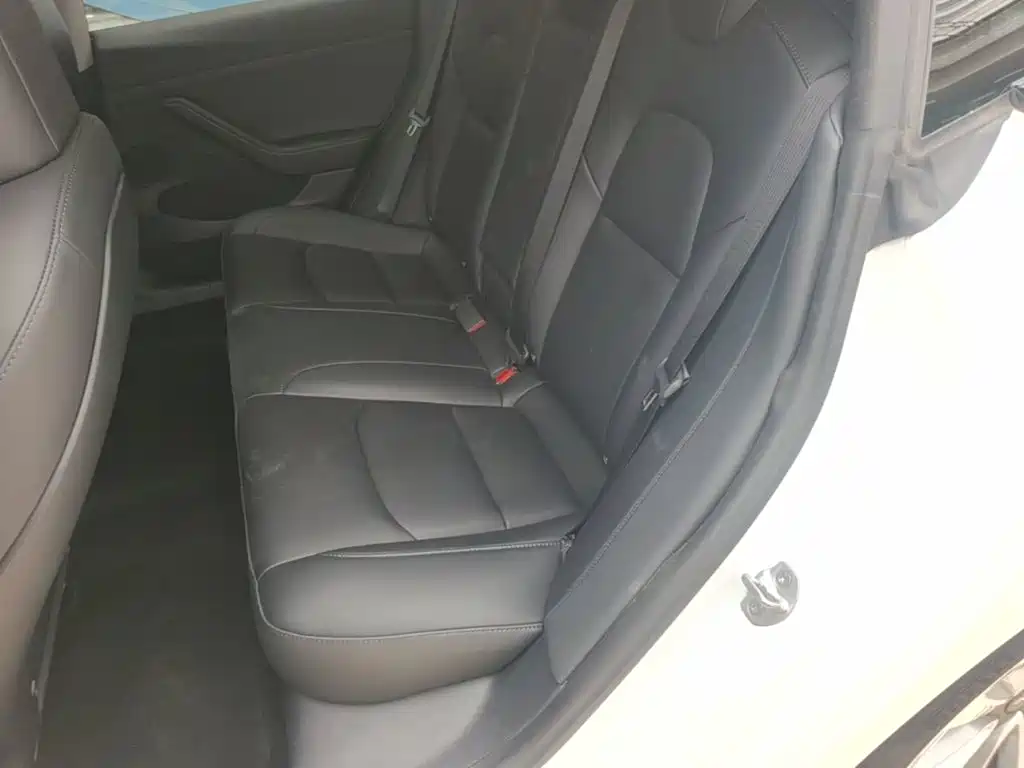 Tesla Model 3 — миниатюра 17