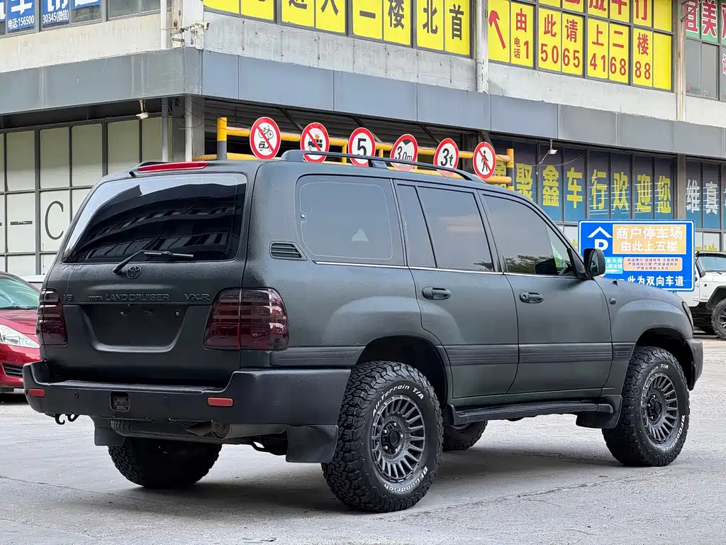 Toyota Land Cruiser — миниатюра 8