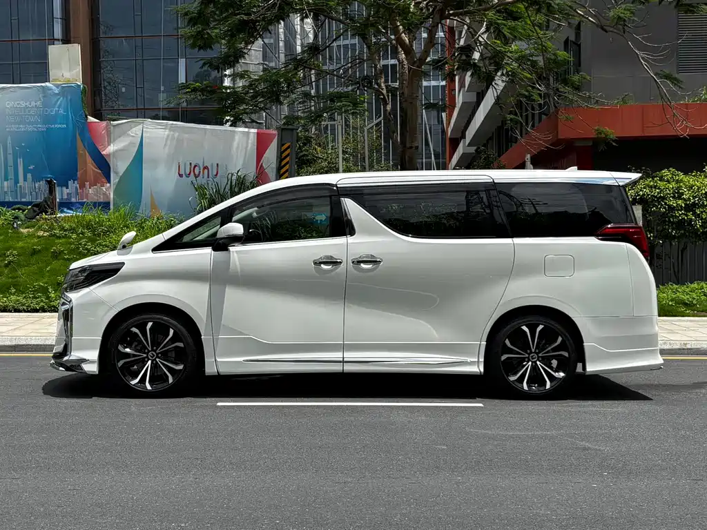 Toyota Alphard 2018 3.5L Luxury
