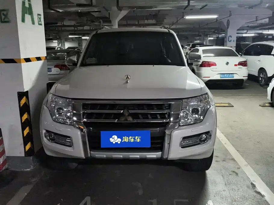 Mitsubishi Pajero (Import) — миниатюра 2