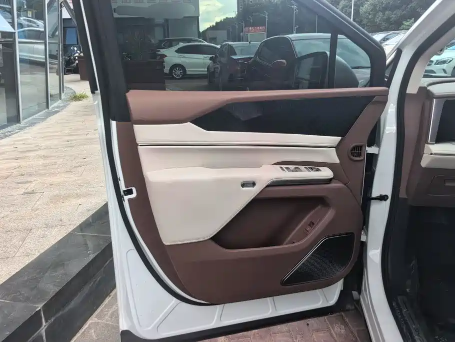 BYD Xia — миниатюра 7