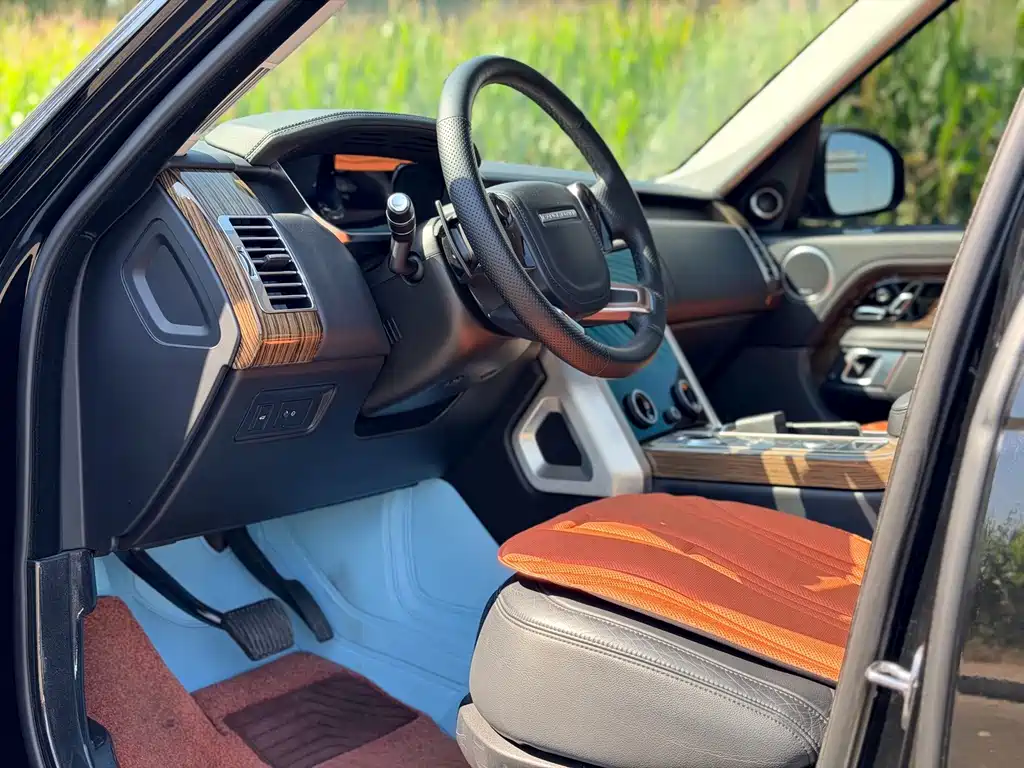Land Rover Range Rover — миниатюра 10