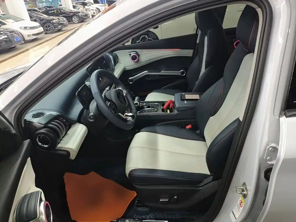 BYD Yuan Plus — миниатюра 15