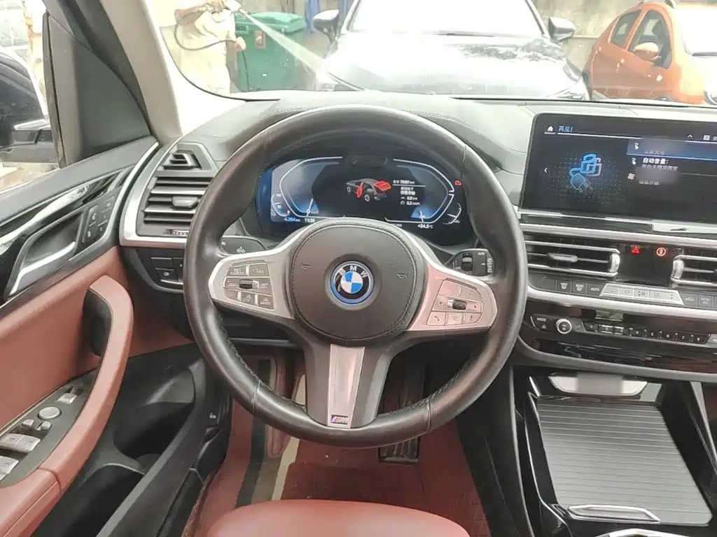 BMW iX3 — миниатюра 11