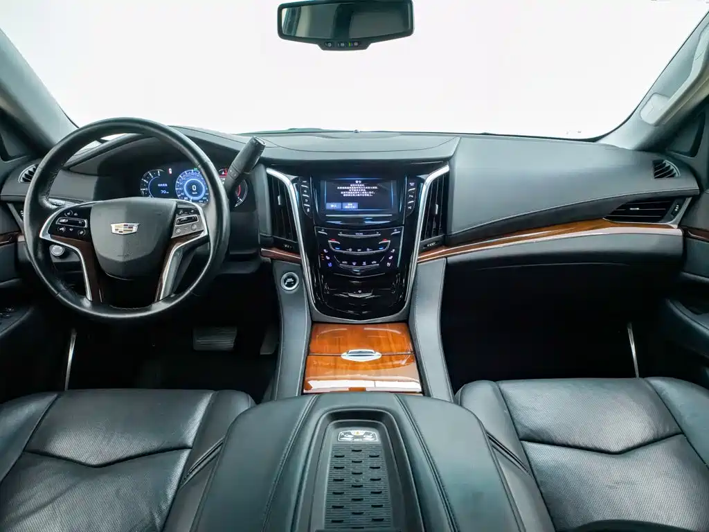 Cadillac Escalade — миниатюра 21