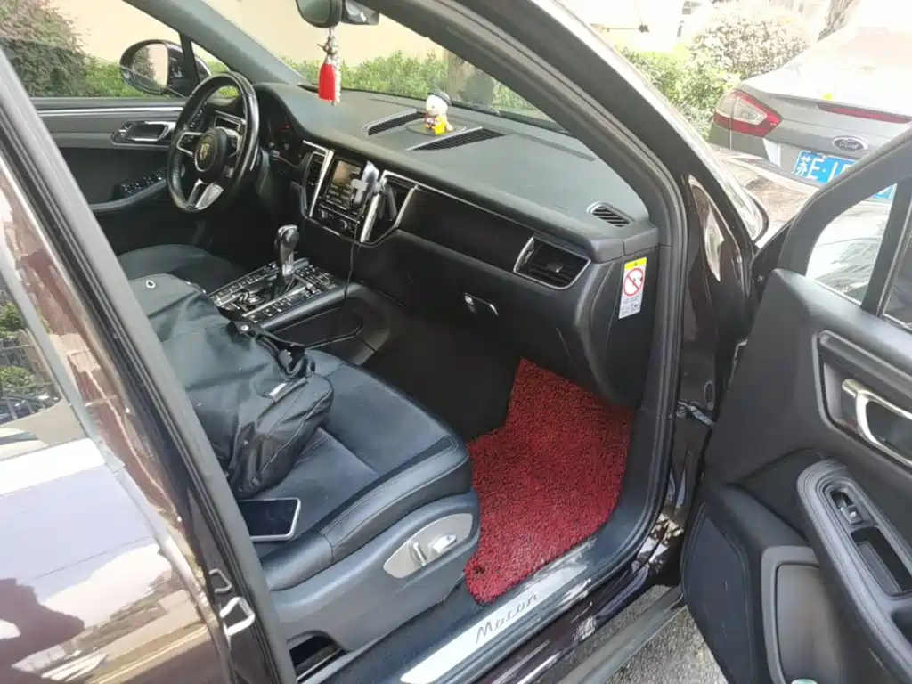 Porsche Macan — миниатюра 9