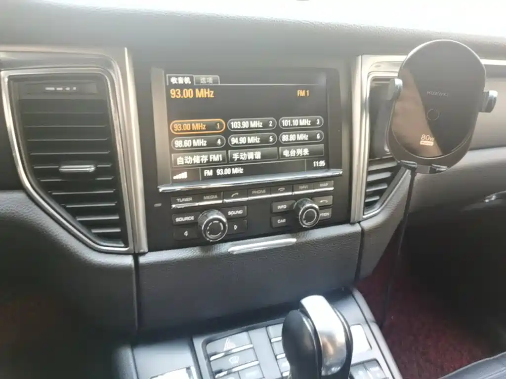 Porsche Macan — миниатюра 18