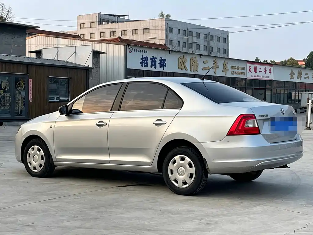 Skoda Rapid — миниатюра 12