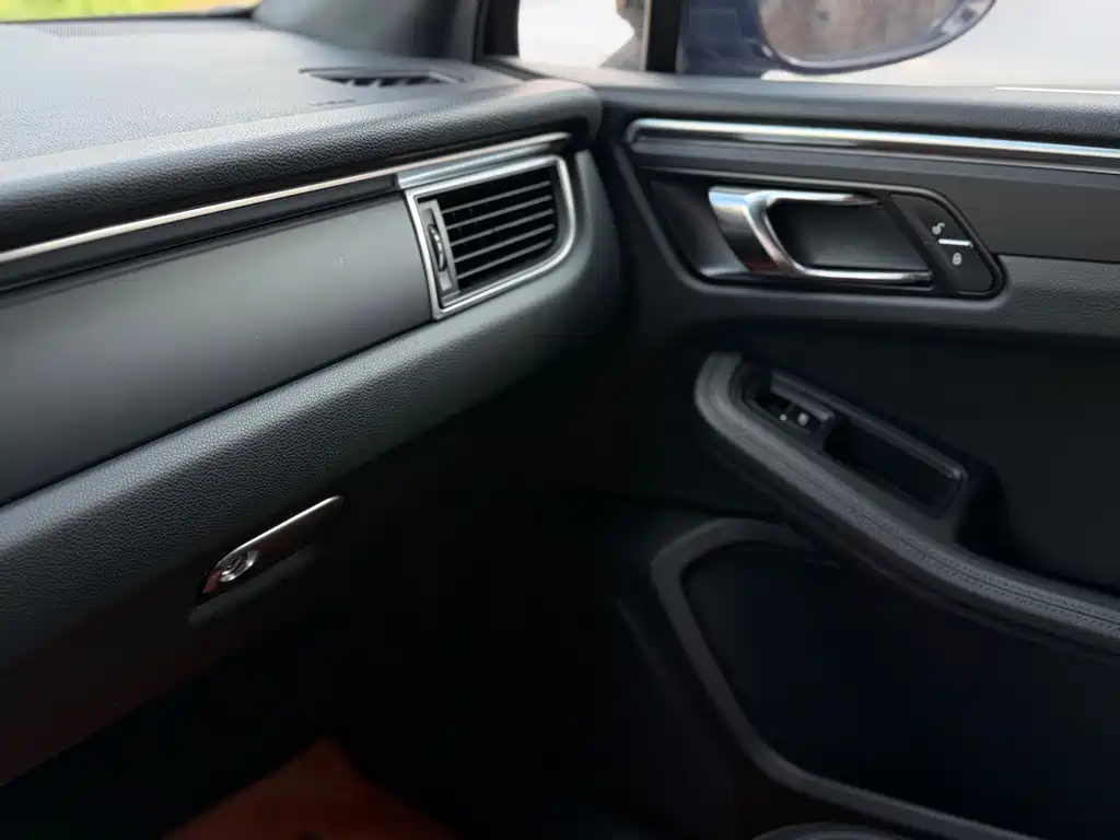 Porsche Macan — миниатюра 26