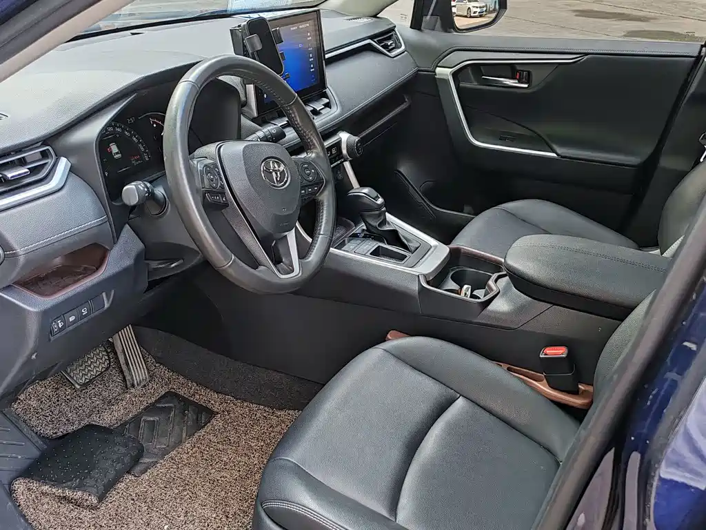 Toyota RAV4 — миниатюра 3