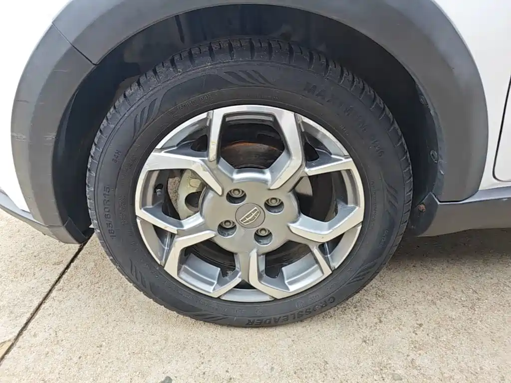Geely Vision X1 — миниатюра 23