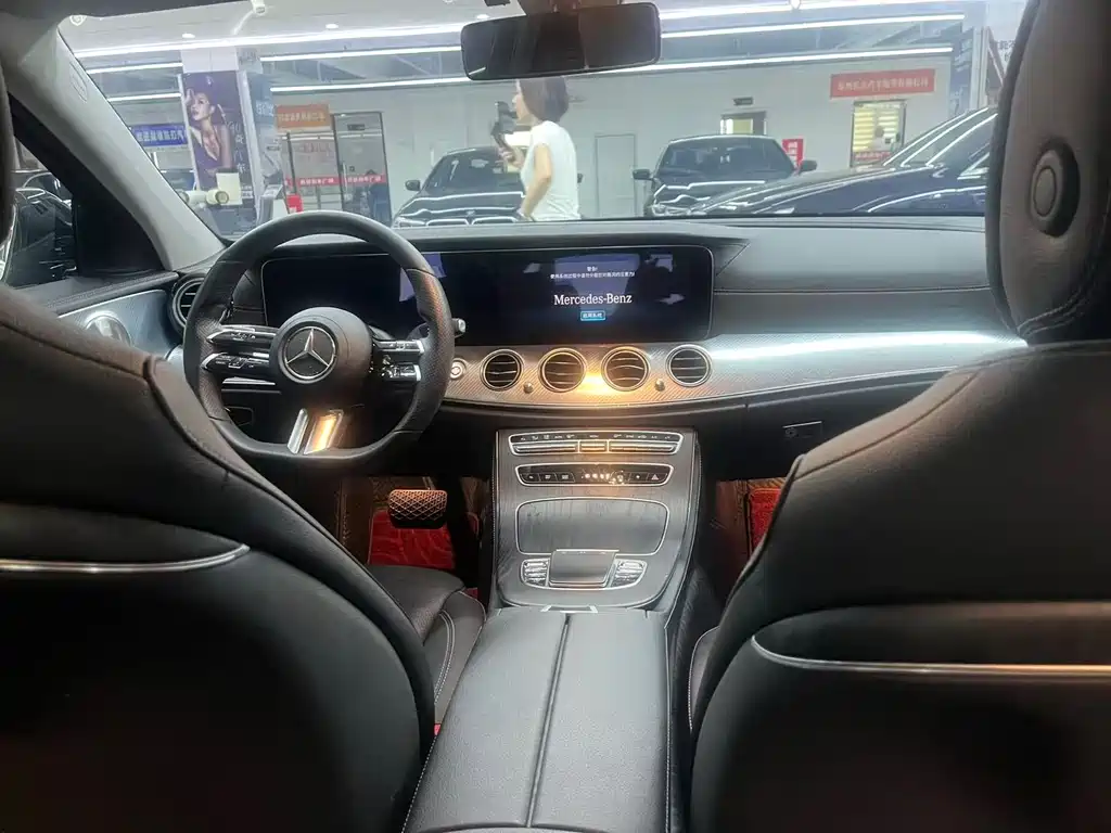Mercedes-Benz E-Class — миниатюра 9
