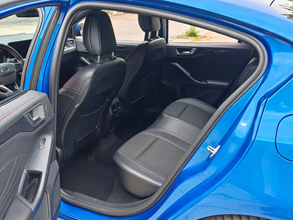 Ford Focus — миниатюра 9