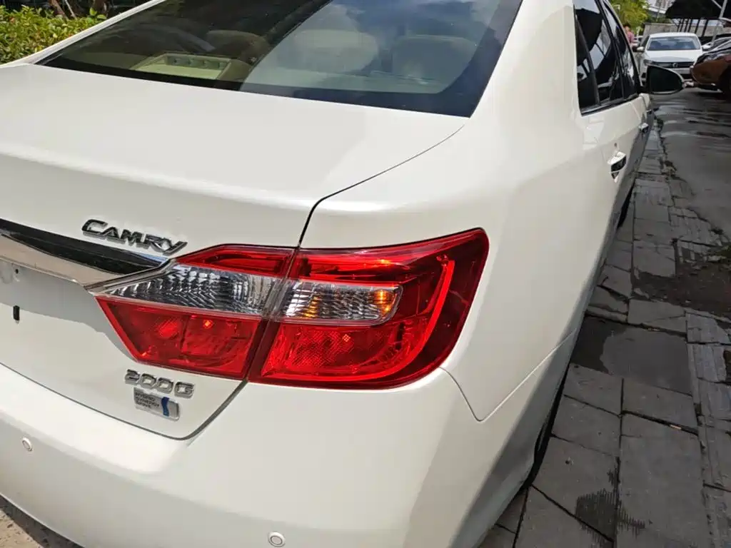 Toyota Camry — миниатюра 8