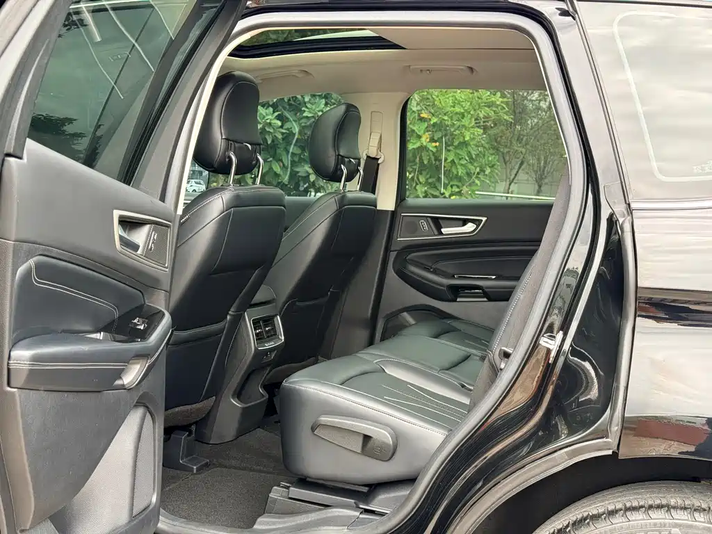 Ford Edge — миниатюра 8