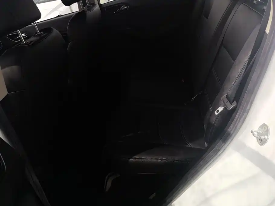 BYD Yuan EV — миниатюра 11