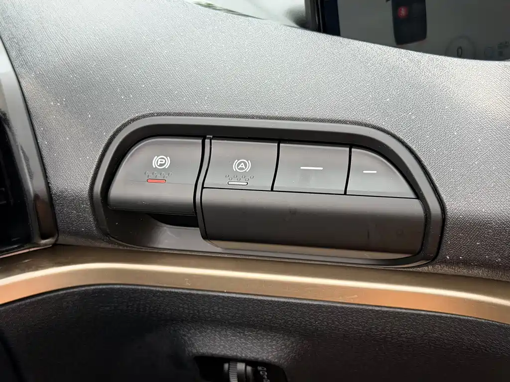 Baojun KiWi EV — миниатюра 19